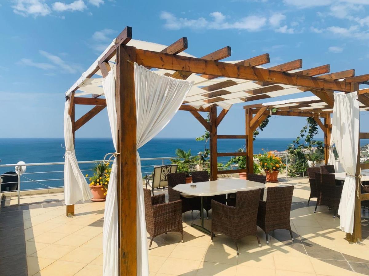 Sun Apartments Ulcinj Buitenkant foto