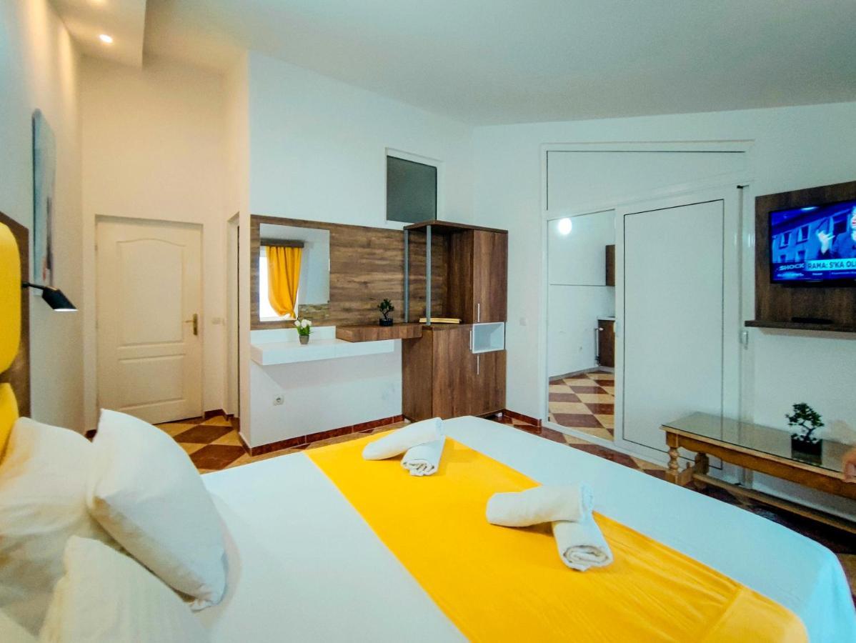 Sun Apartments Ulcinj Buitenkant foto