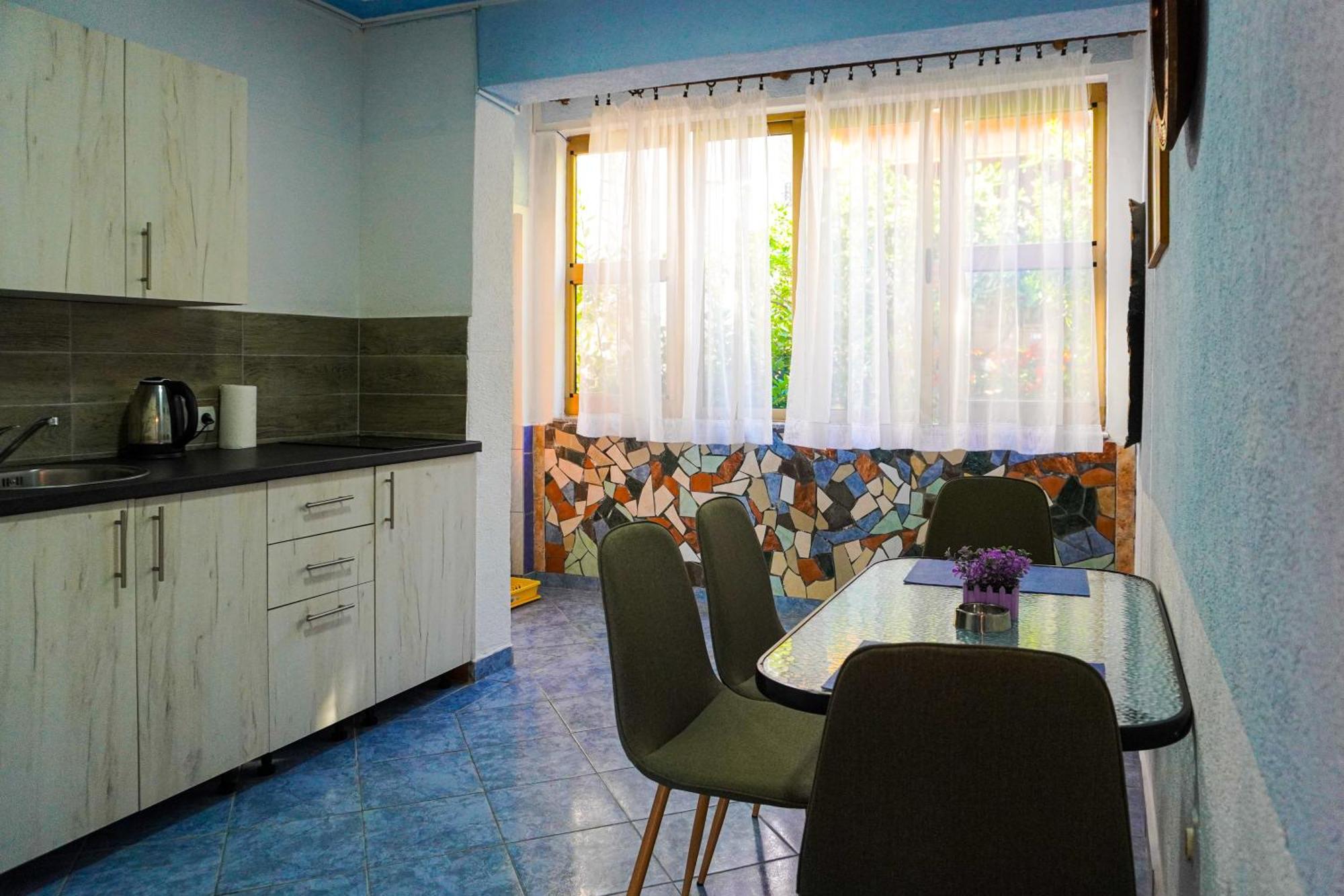 Sun Apartments Ulcinj Buitenkant foto