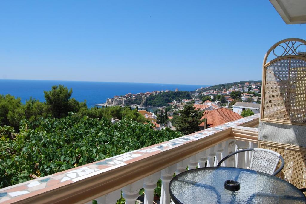 Sun Apartments Ulcinj Buitenkant foto