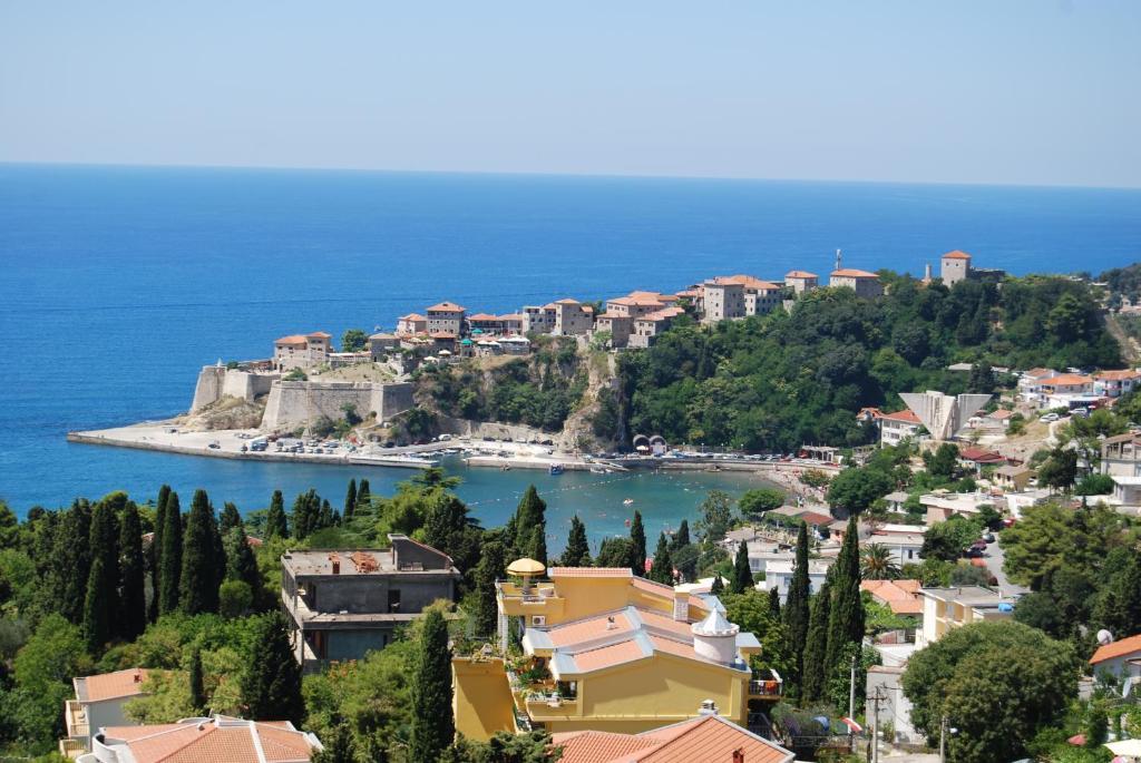 Sun Apartments Ulcinj Buitenkant foto