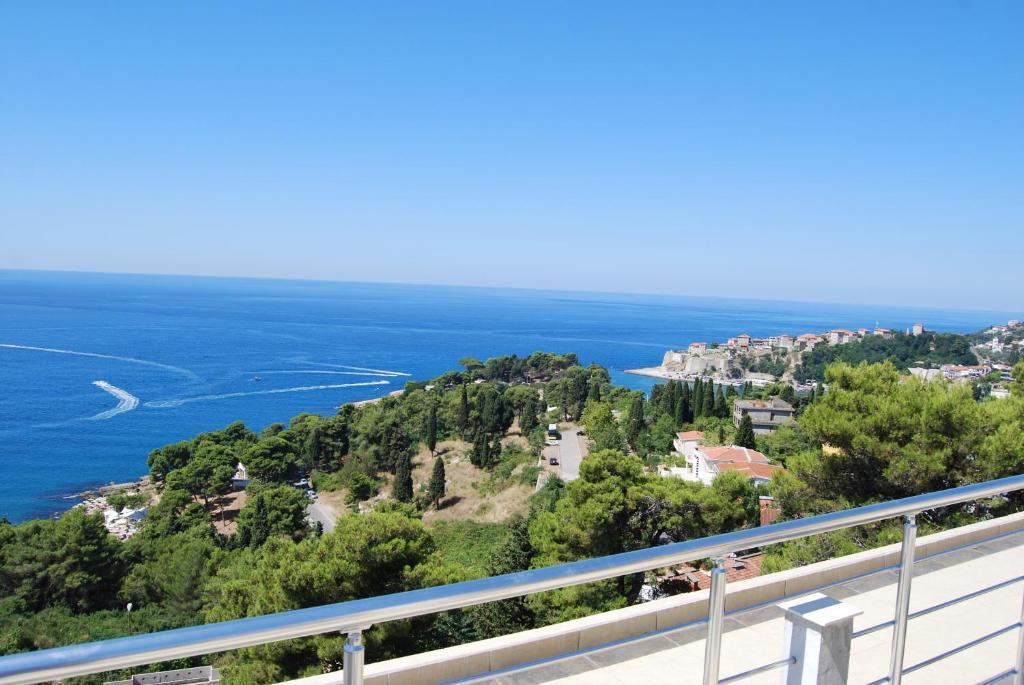 Sun Apartments Ulcinj Buitenkant foto