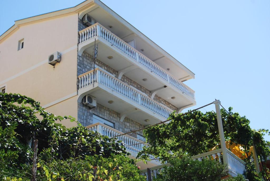 Sun Apartments Ulcinj Buitenkant foto